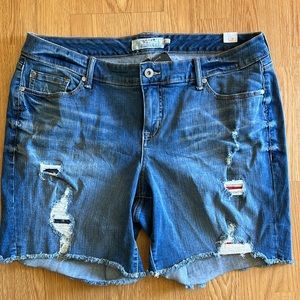 Torrid 8” FORGET ME NOT W/ backing shorts Size 20 NWT